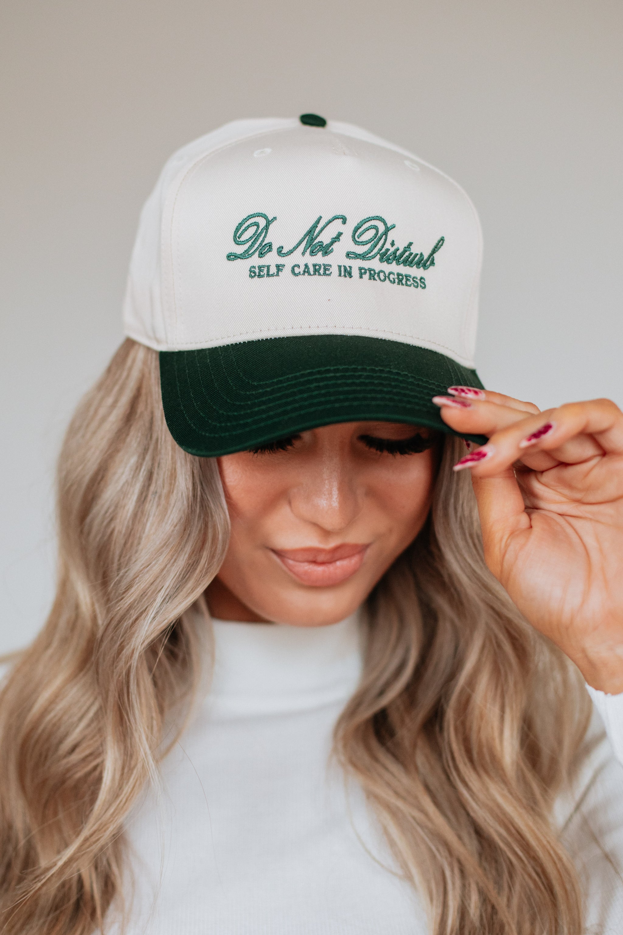DO NOT DISTURB TRUCKER HAT – FOREST GREEN